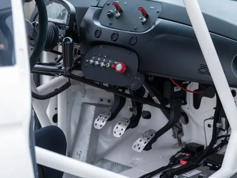 2016 Abarth - Image 30 of 31