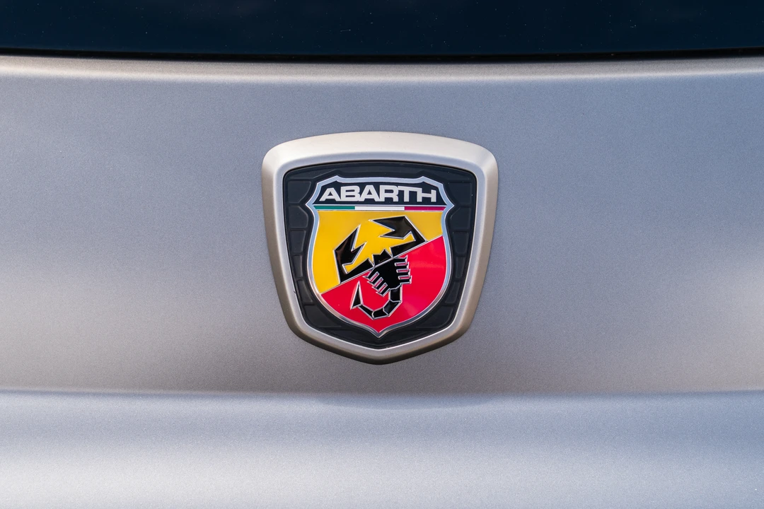 2016 Fiat Abarth 500 - Image 26 of 31
