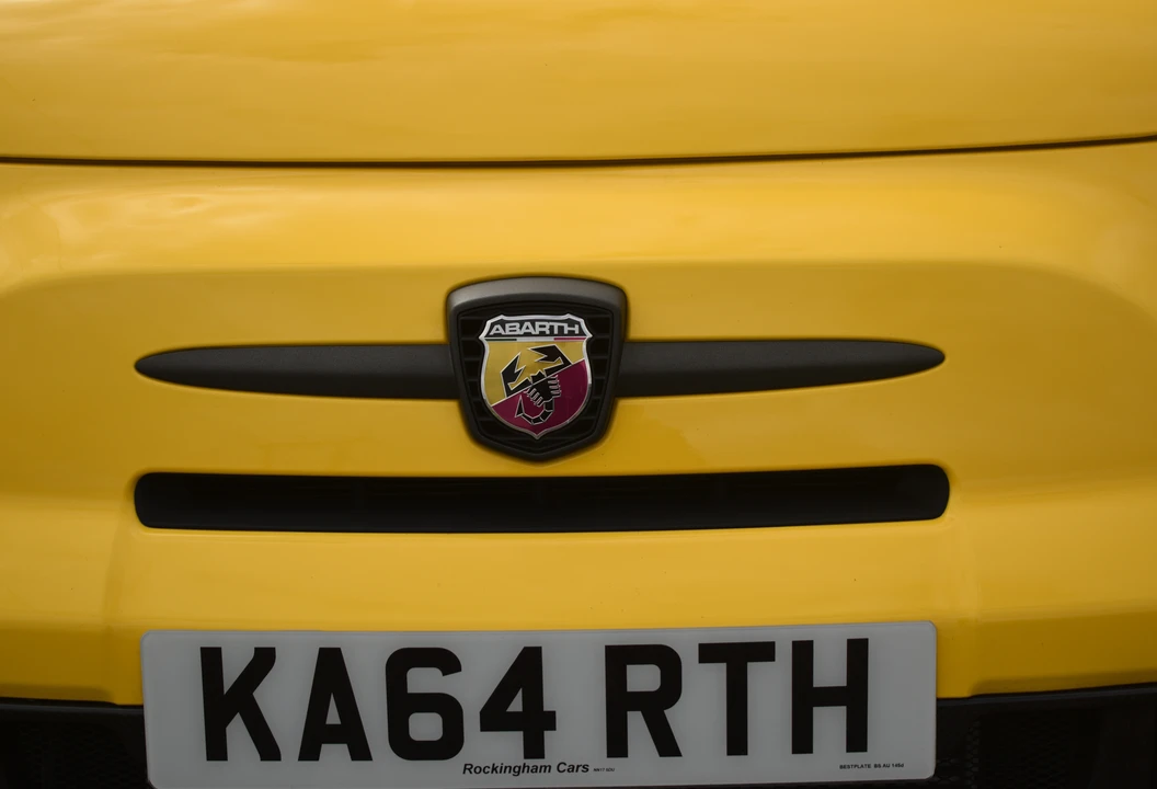 2016 Fiat Abarth 500 - Image 10 of 31