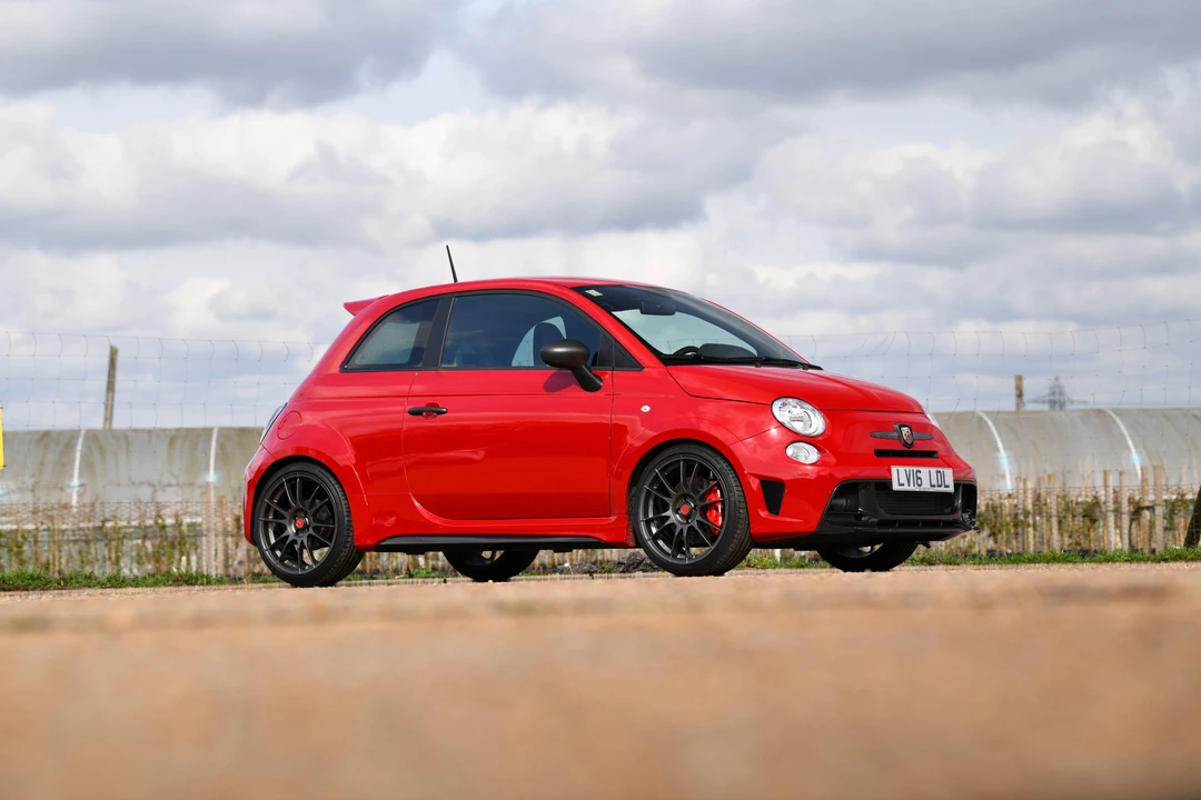 2016 Abarth - Image 10 of 31