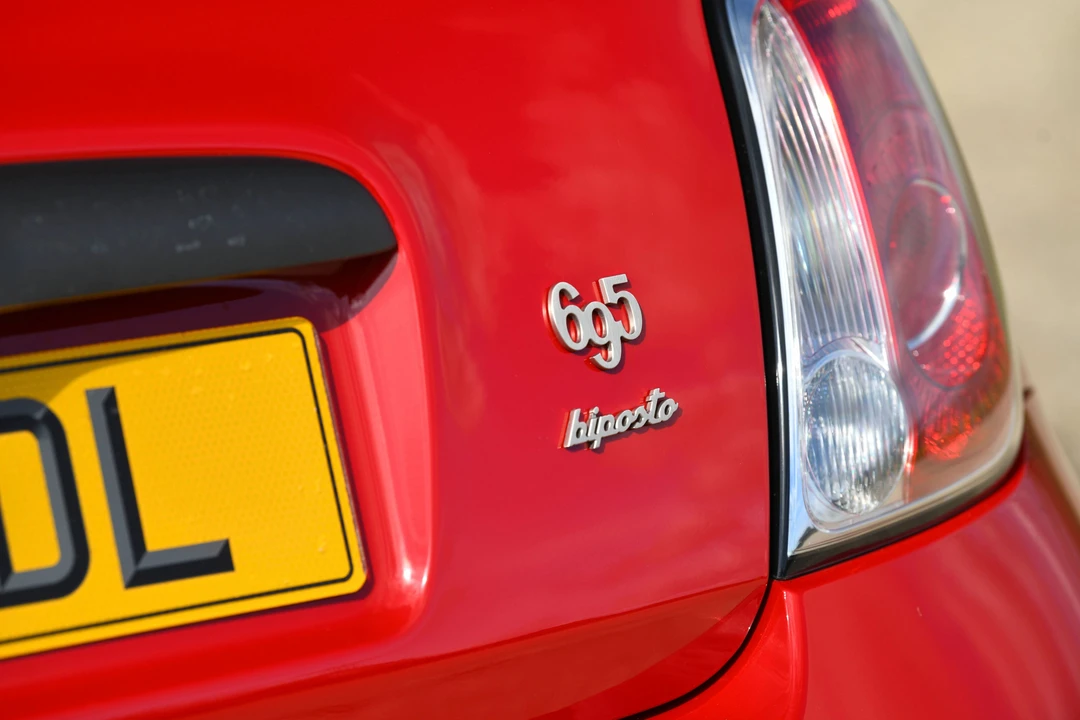 2016 Abarth - Image 21 of 31