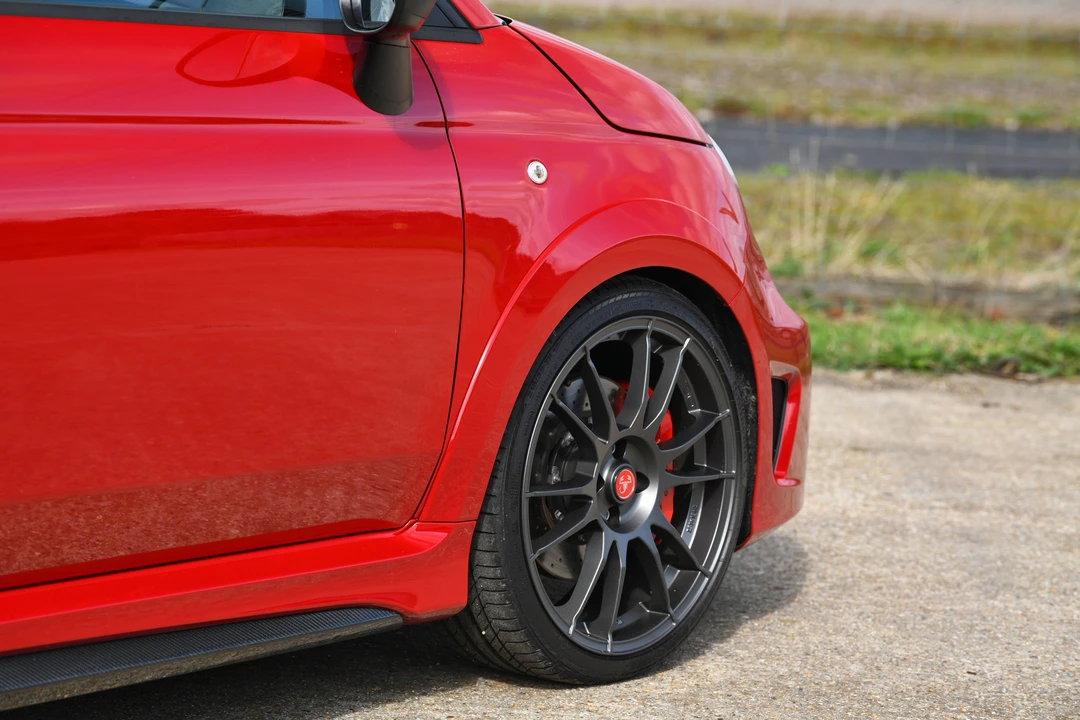 2016 Abarth - Image 13 of 31