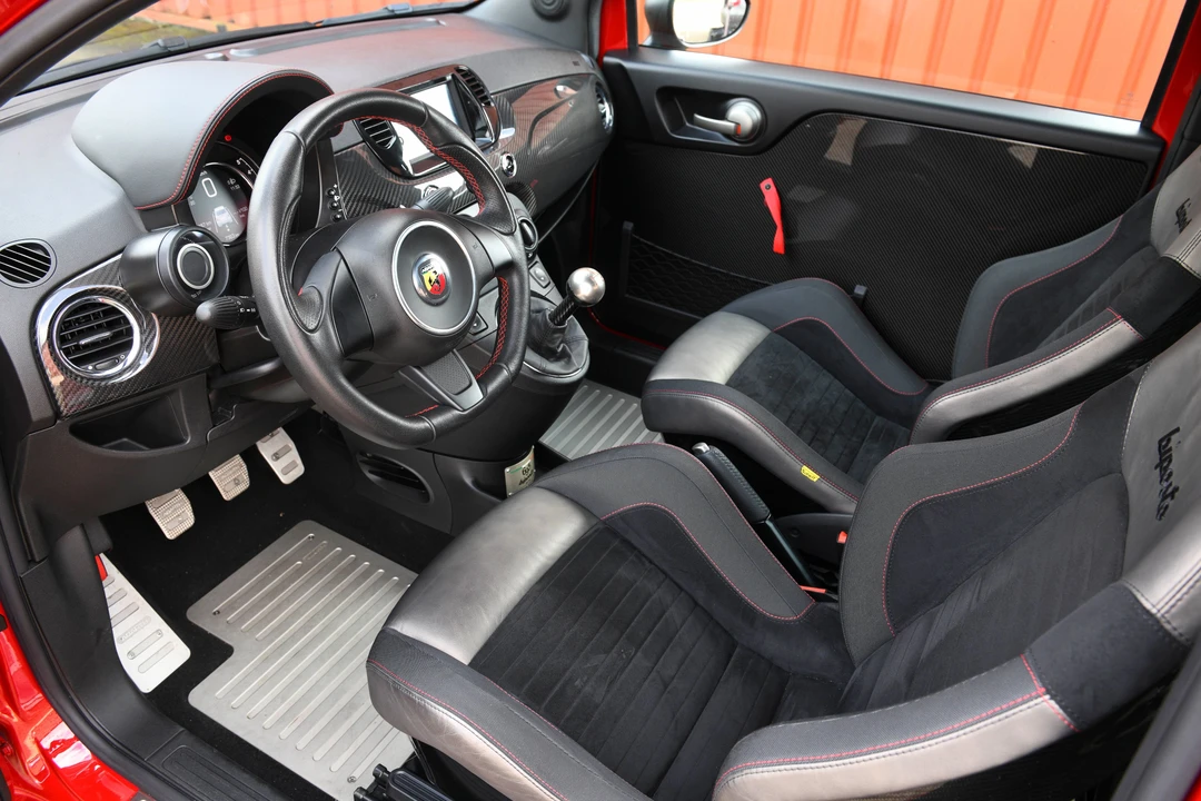 2016 Abarth - Image 29 of 31