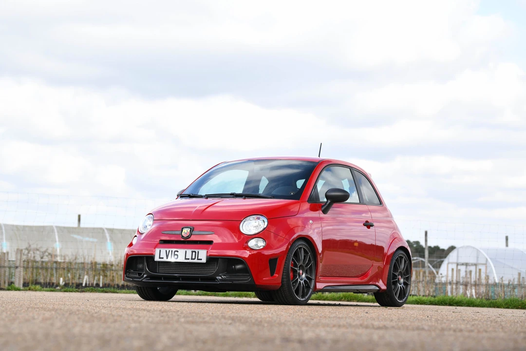 2016 Abarth - Image 5 of 31