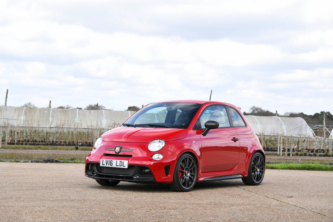 2016 Abarth - Image 30 of 31