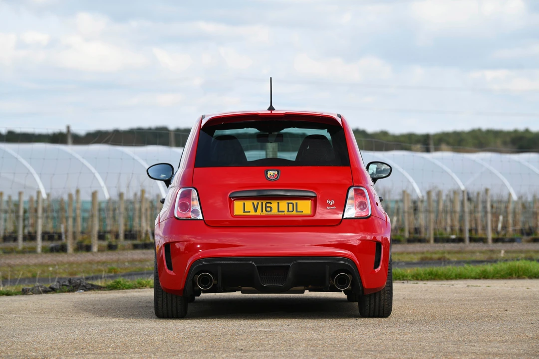 2016 Abarth - Image 17 of 31
