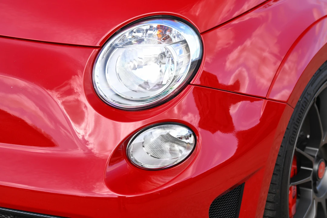 2016 Abarth - Image 26 of 31