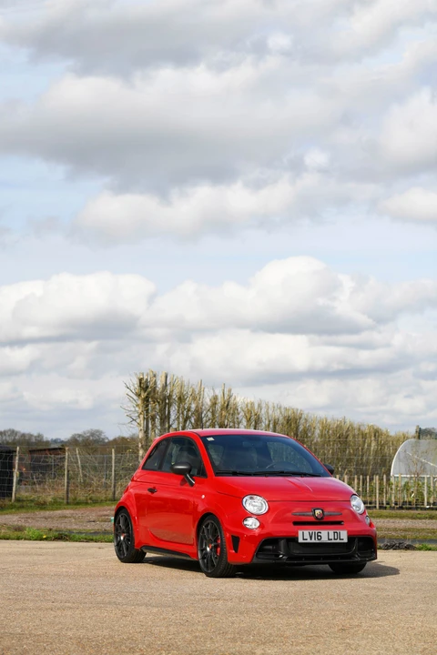 2016 Abarth - Image 9 of 31