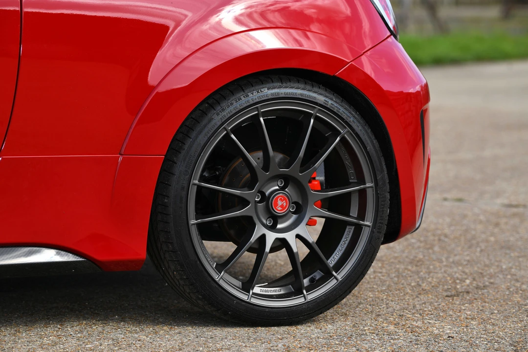 2016 Abarth - Image 19 of 31