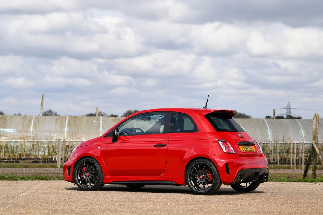 2016 Abarth - Image 23 of 31