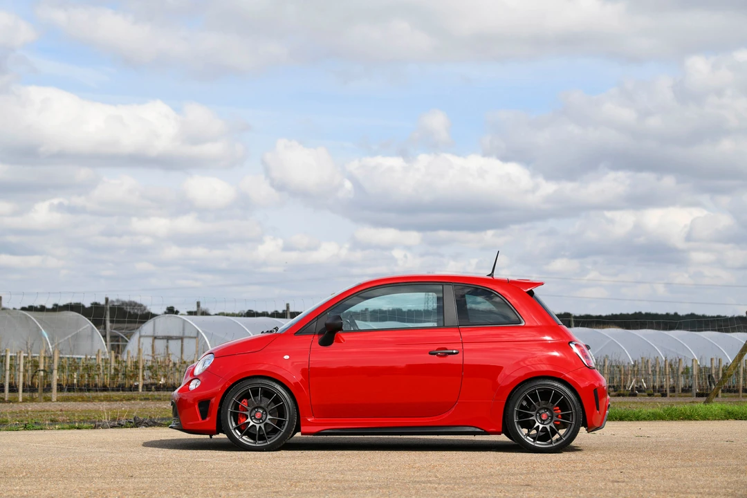 2016 Abarth - Image 24 of 31