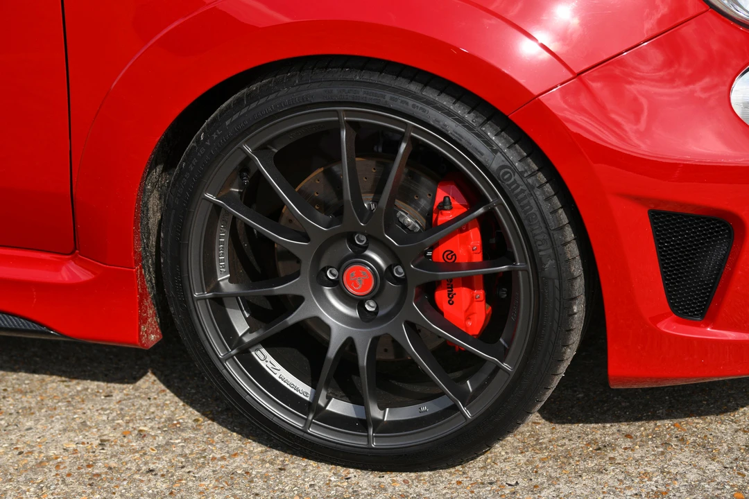 2016 Abarth - Image 8 of 31