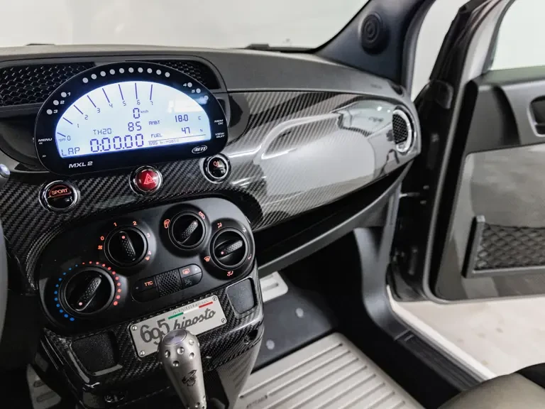 2016 Abarth - Image 11 of 31