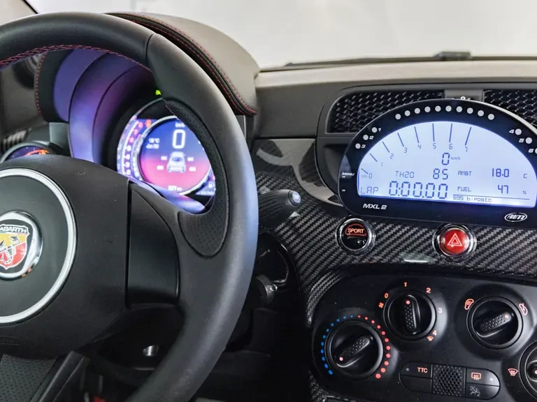 2016 Abarth - Image 10 of 31