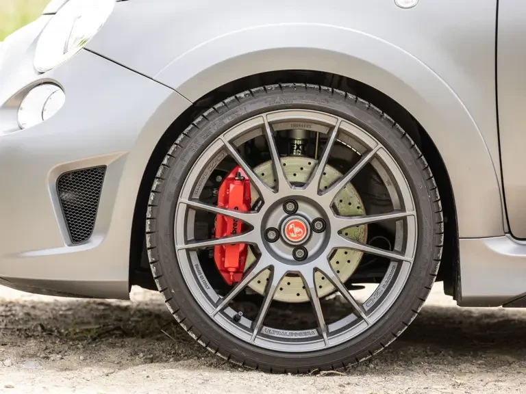 2016 Abarth - Image 27 of 31
