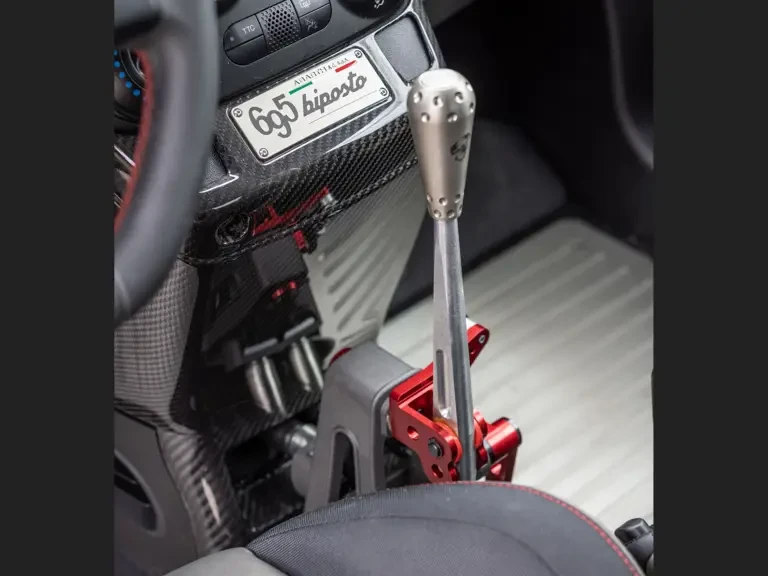 2016 Abarth - Image 16 of 31