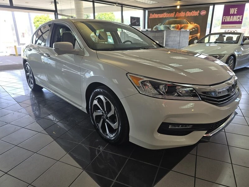 2016 Honda Accord 9th Gen - Image 3 of 4