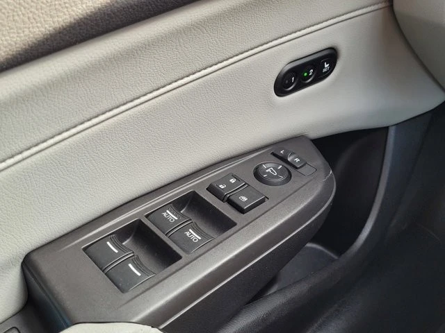2016 Acura ILX - Image 16 of 21