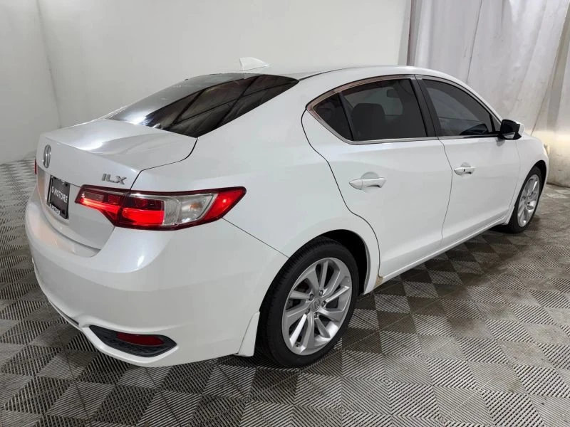 2016 Acura ILX - Image 8 of 12