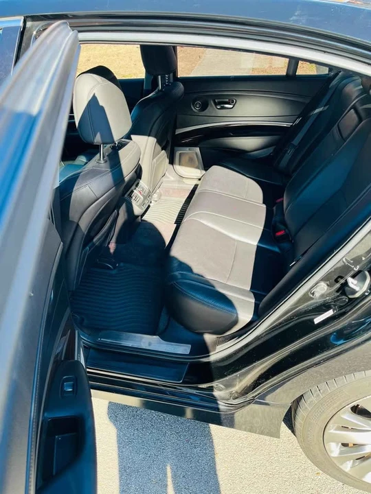 2016 Acura RLX - Image 2 of 10