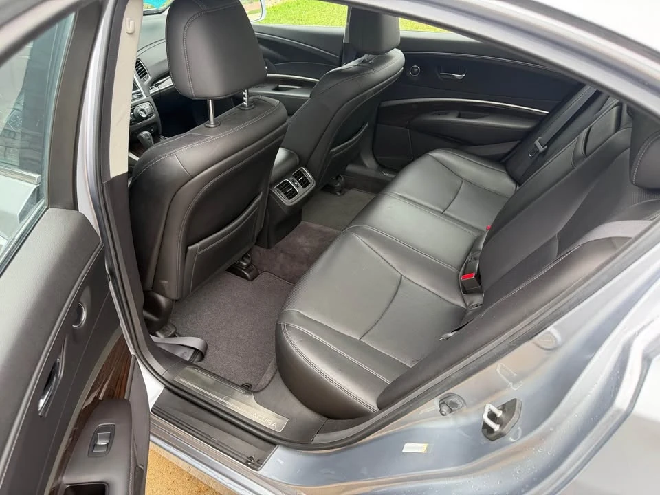 2016 Acura RLX - Image 11 of 17