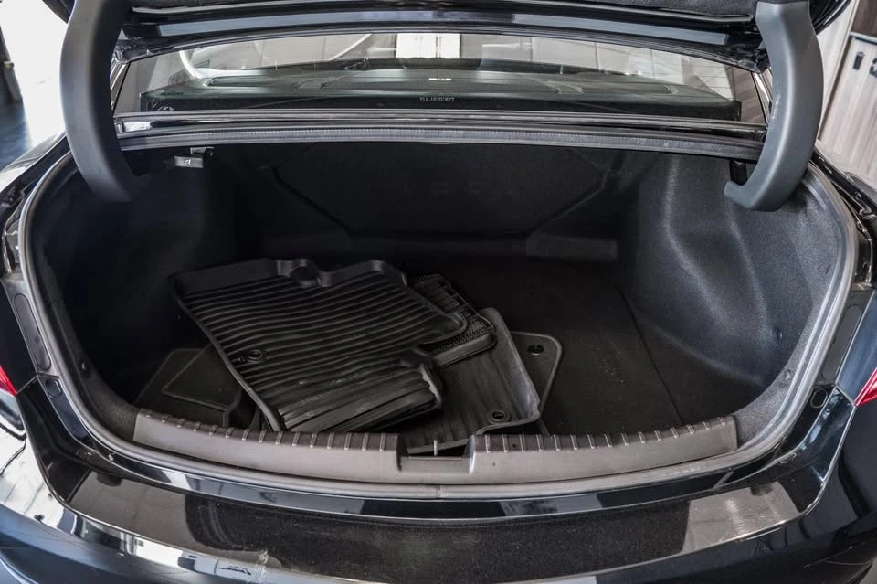 2016 Acura ILX - Image 9 of 20