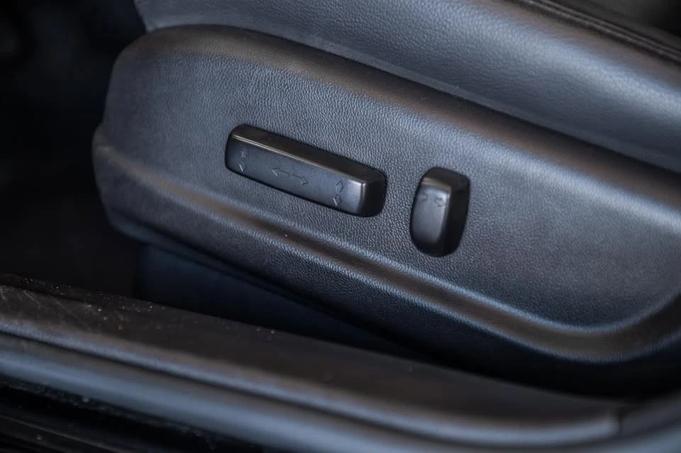 2016 Acura ILX - Image 12 of 20
