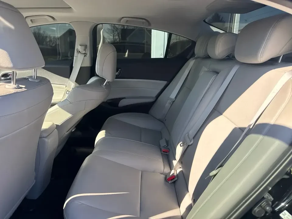 2016 Acura ILX - Image 10 of 11