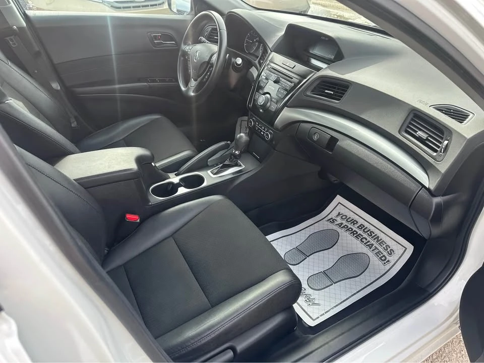 2016 Acura ILX - Image 11 of 15