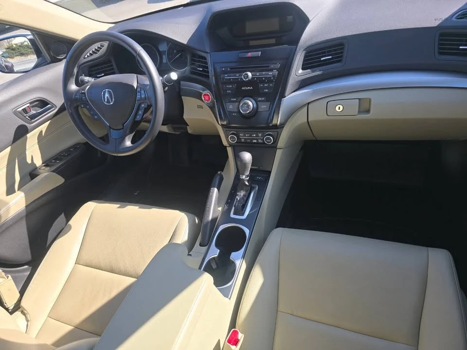 2016 Acura ILX - Image 12 of 20
