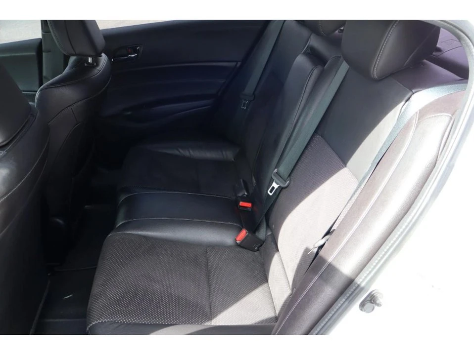 2016 Acura ILX - Image 16 of 20