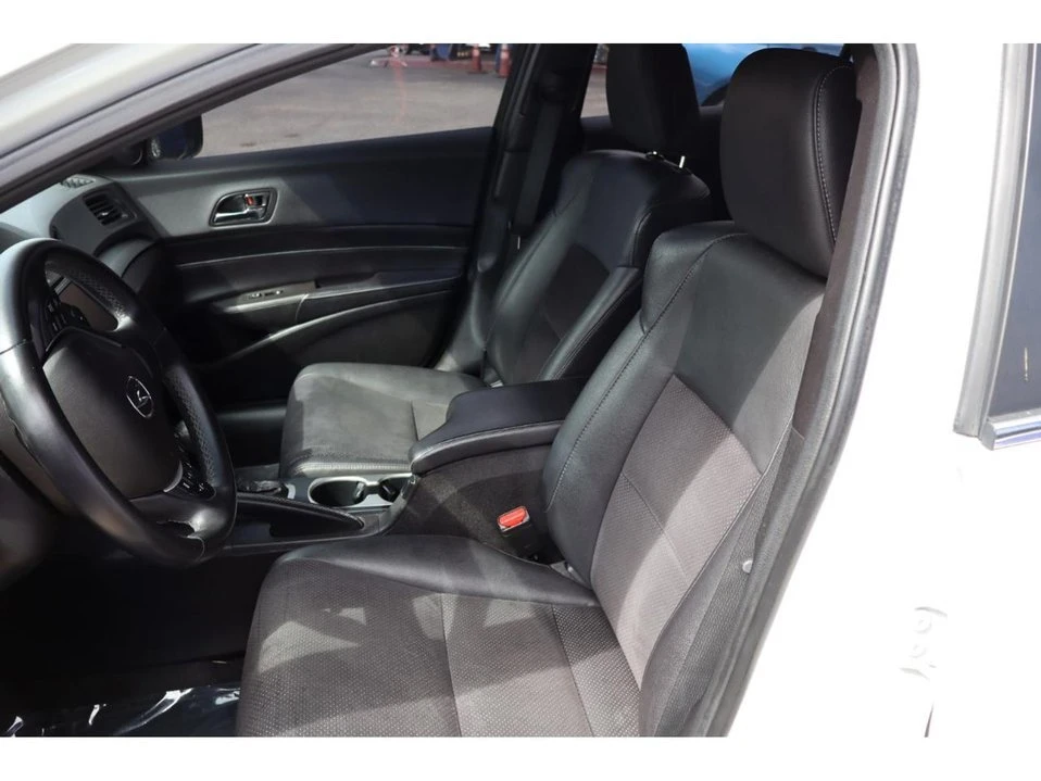 2016 Acura ILX - Image 13 of 20