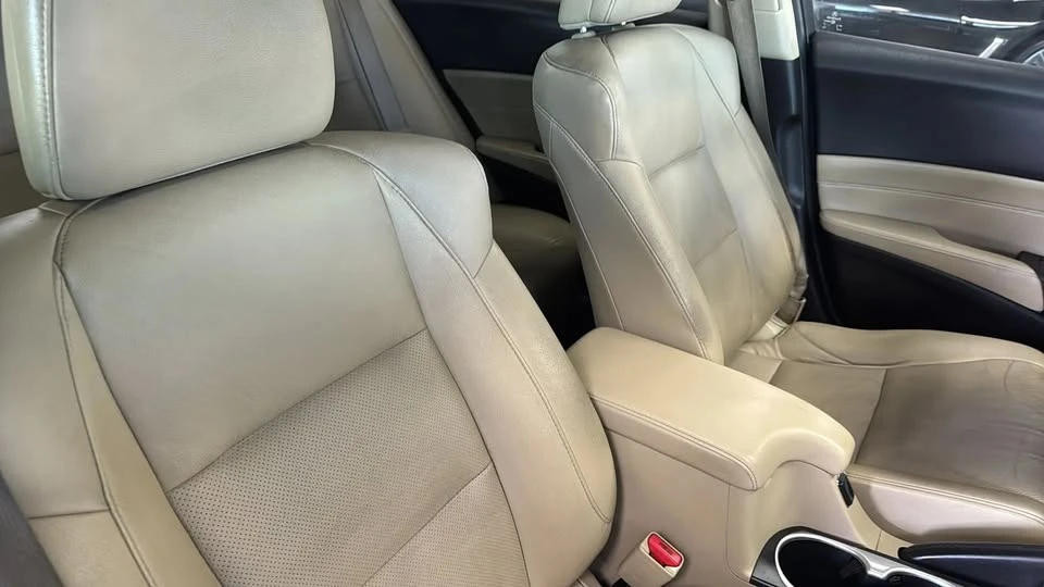 2016 Acura ILX - Image 11 of 20