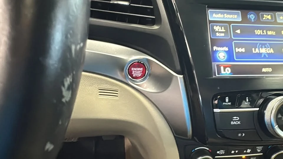 2016 Acura ILX - Image 16 of 20