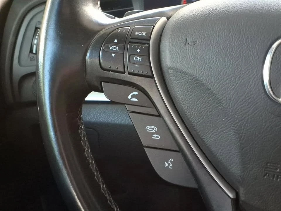 2016 Acura ILX - Image 13 of 19