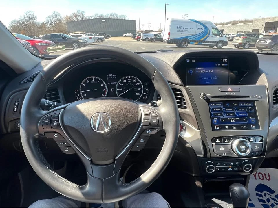2016 Acura ILX - Image 13 of 18
