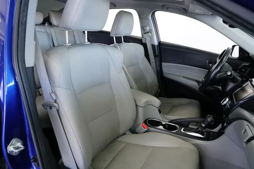 2016 Acura ILX - Image 8 of 17