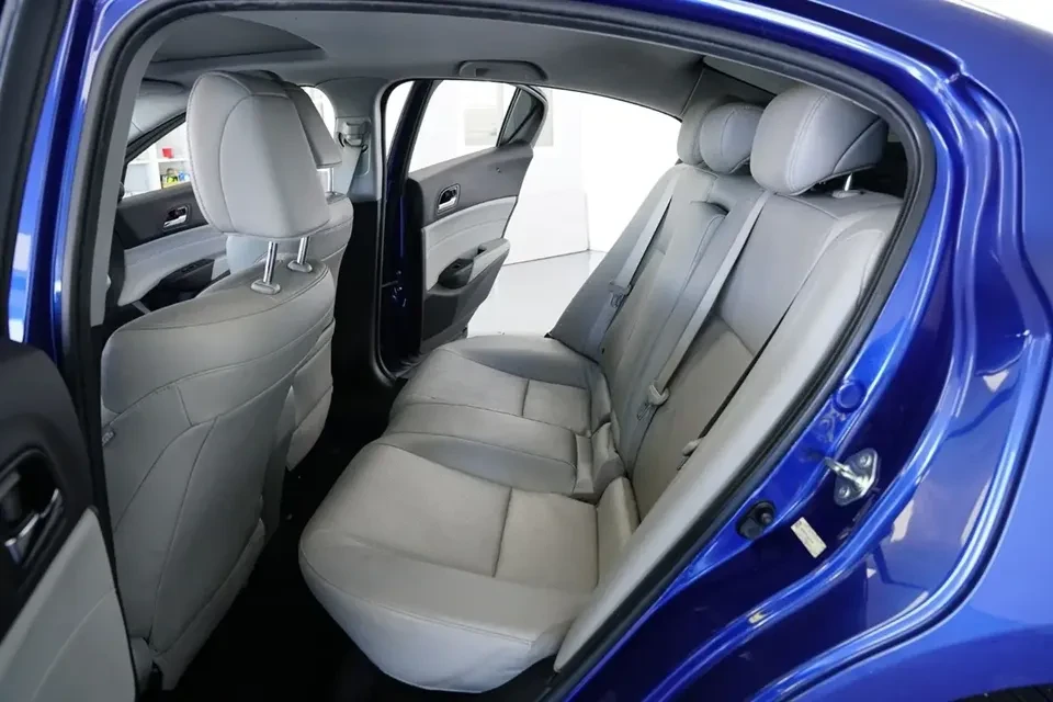 2016 Acura ILX - Image 11 of 17