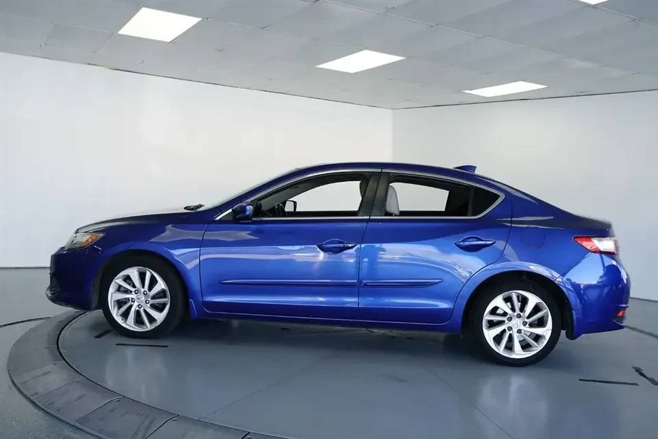 2016 Acura ILX - Image 4 of 17