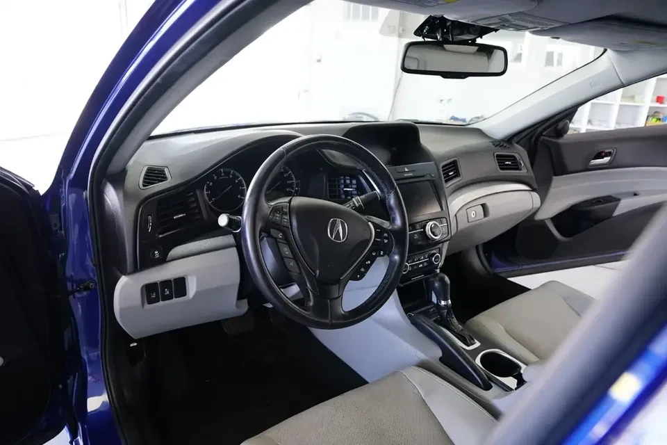 2016 Acura ILX - Image 9 of 17