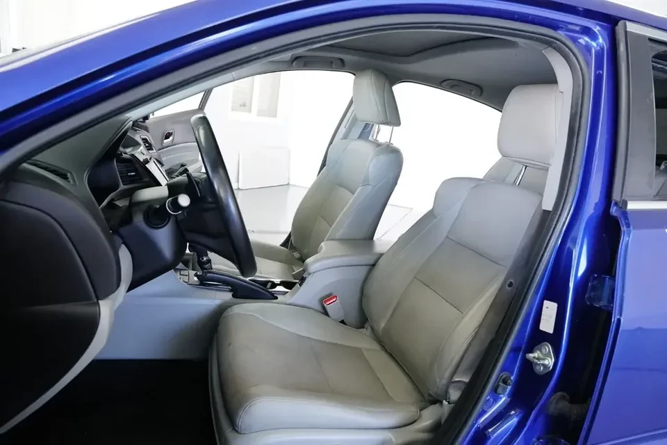 2016 Acura ILX - Image 10 of 17