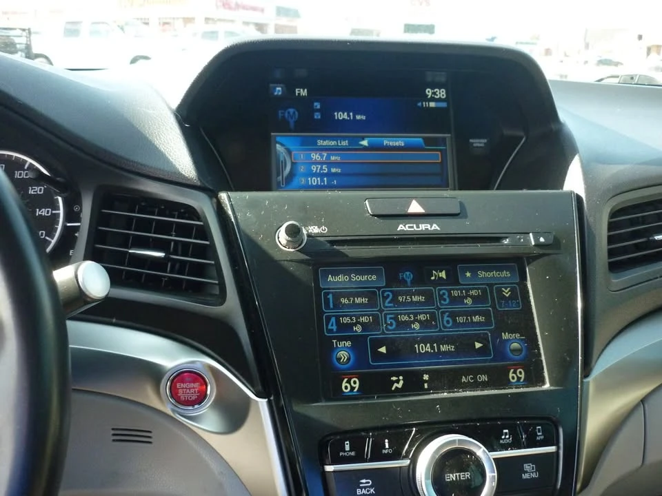 2016 Acura ILX - Image 11 of 20