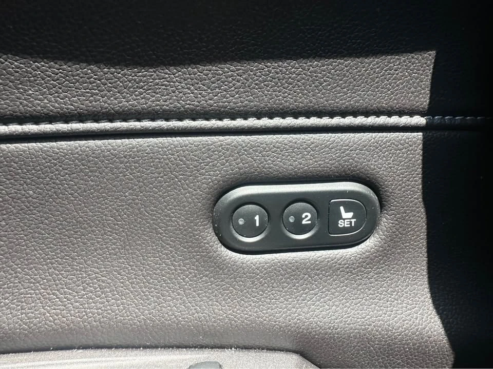 2016 Acura ILX - Image 14 of 17