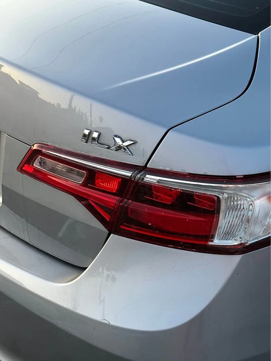 2016 Acura ILX - Image 12 of 15