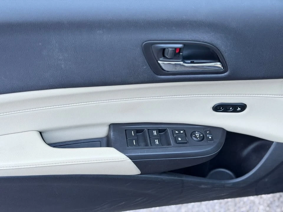 2016 Acura ILX - Image 8 of 20