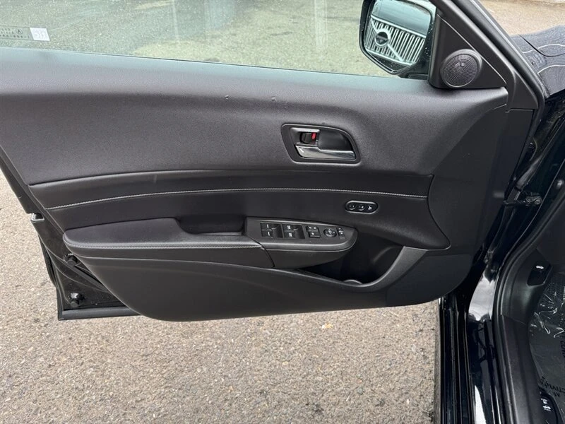 2016 Acura ILX - Image 11 of 20