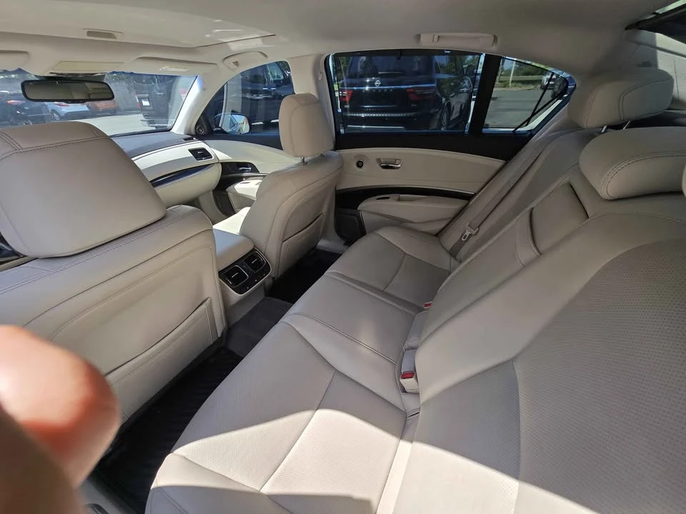 2016 Acura RLX - Image 11 of 18
