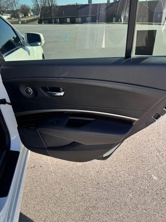 2016 Acura RLX - Image 11 of 20