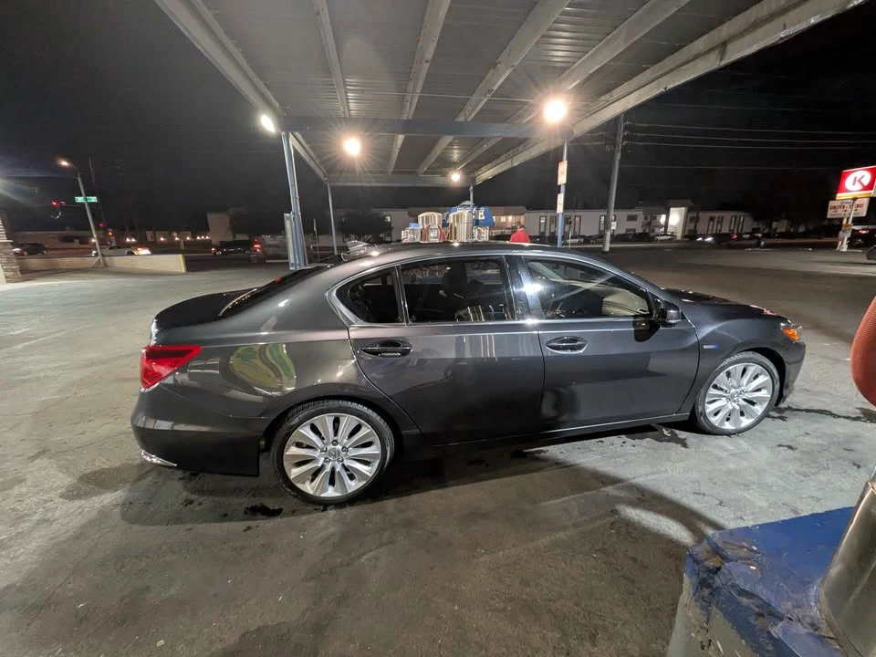 2016 Acura RLX - Image 8 of 10