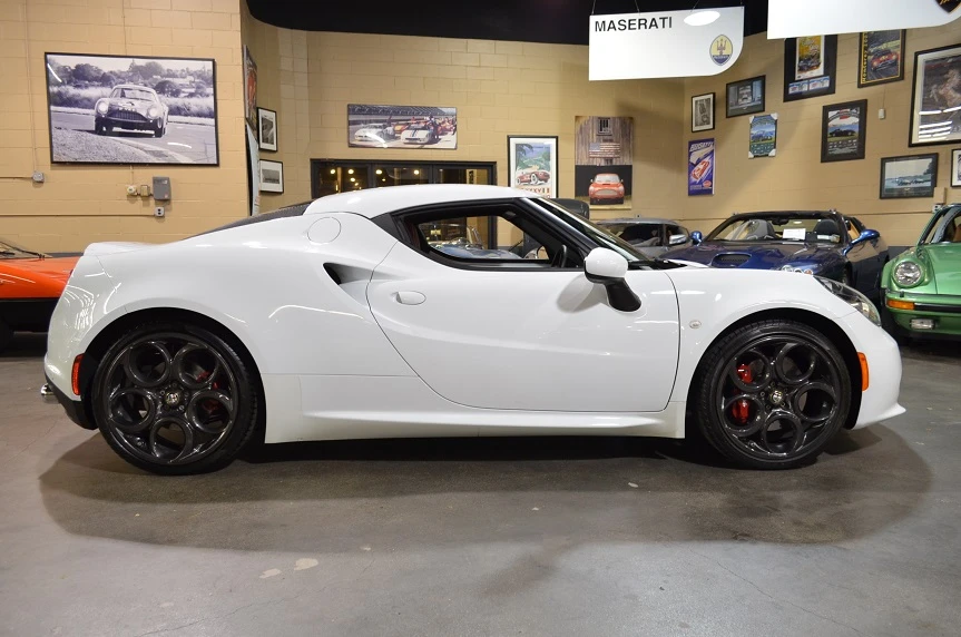 2016 Alfa Romeo 4C Coupe - Image 8 of 10